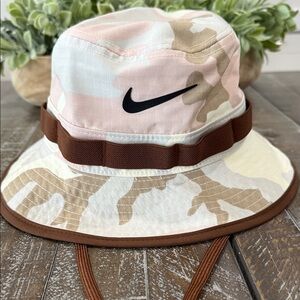 NWT Nike Apex Dri-FIT Camo Bucket Hat Pink Tan Camouflage Medium FB5622-113